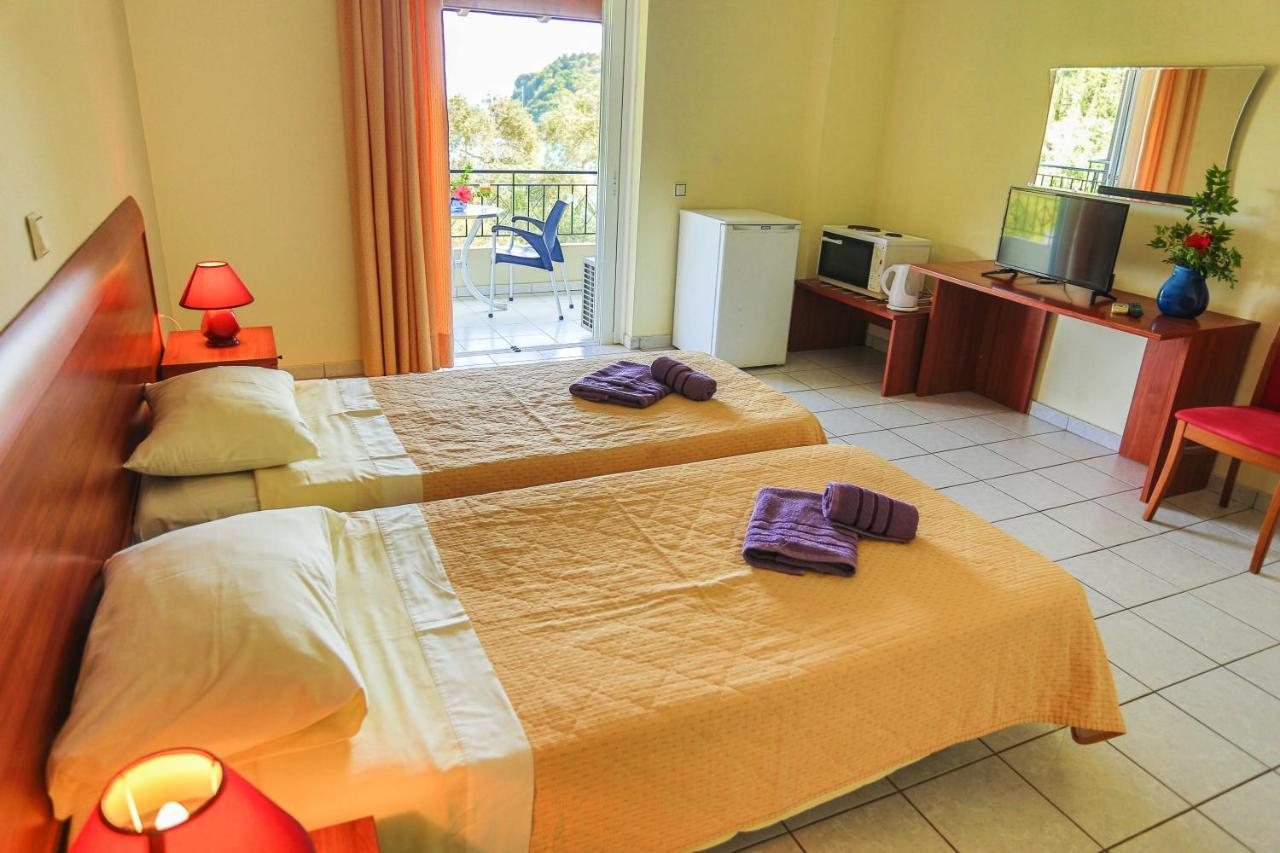 Amfitriti Hotel & Studios Lákka Buitenkant foto