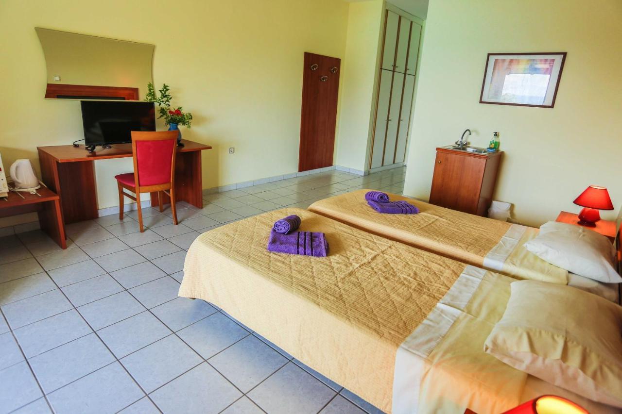 Amfitriti Hotel & Studios Lákka Buitenkant foto