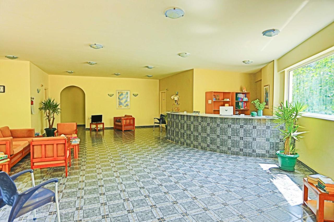 Amfitriti Hotel & Studios Lákka Buitenkant foto